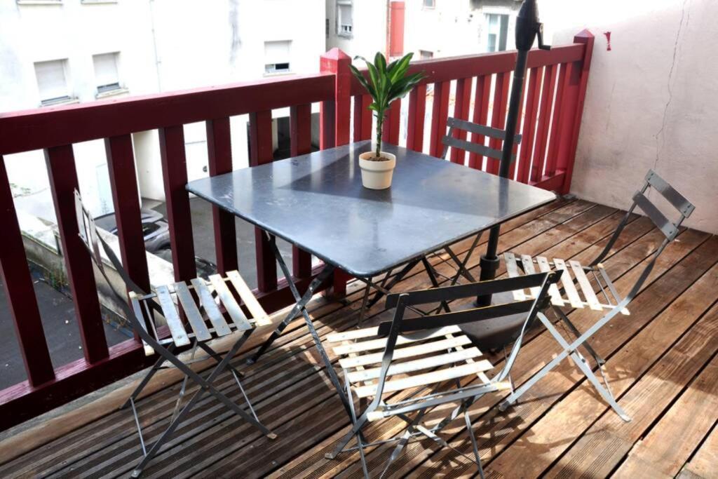 Duplex Avec Belle Terasse Au Centre De Bayonne Apartment Bagian luar foto